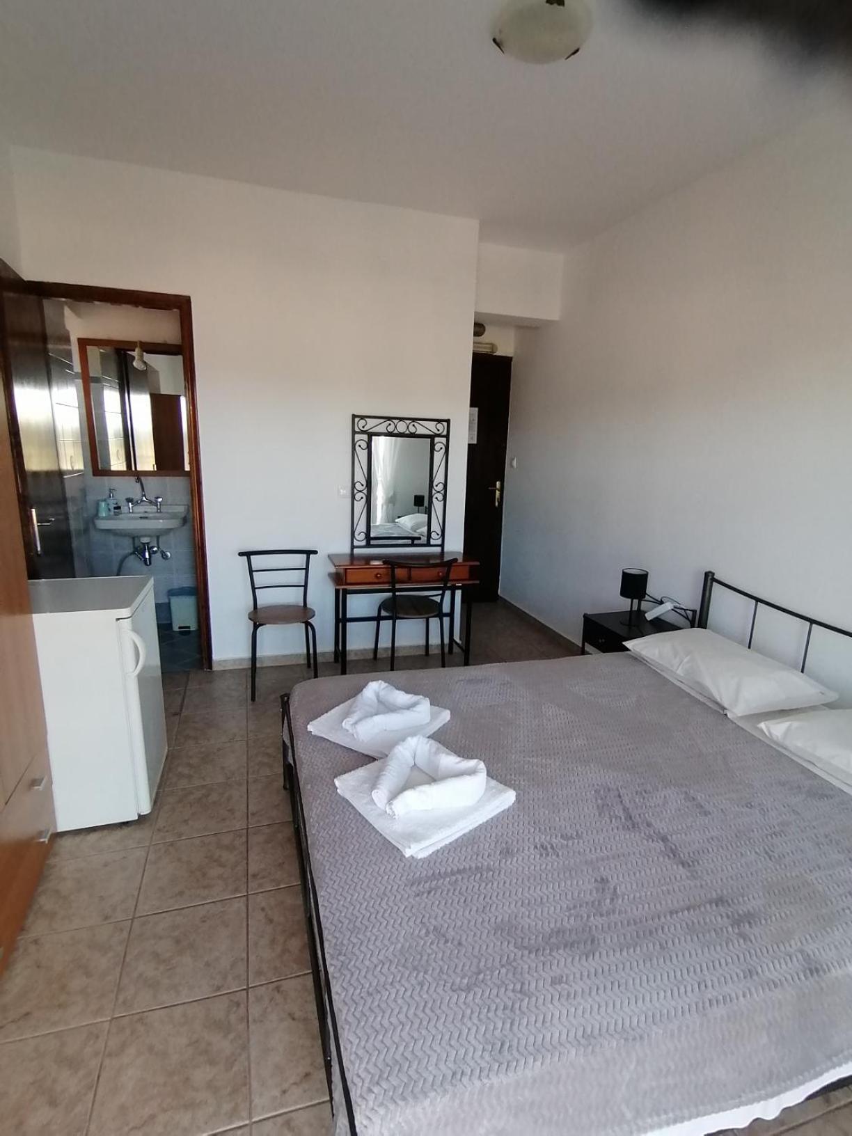 Calypso Apartments Ваті Екстер'єр фото