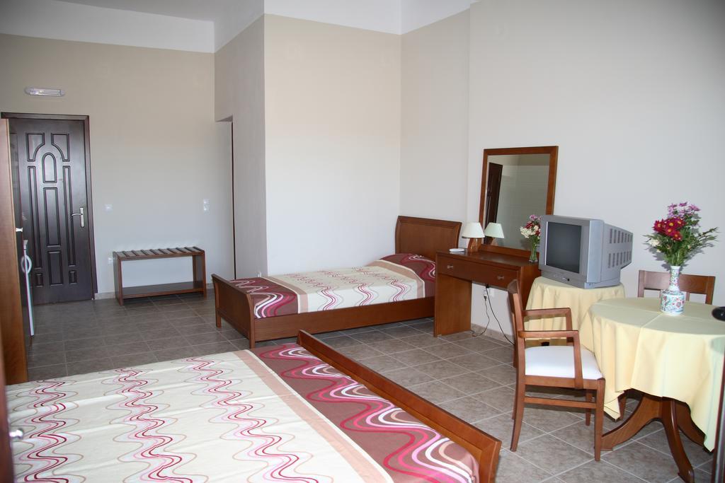 Calypso Apartments Ваті Екстер'єр фото