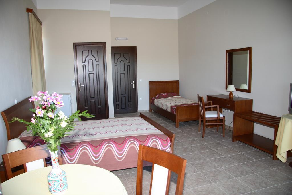 Calypso Apartments Ваті Екстер'єр фото