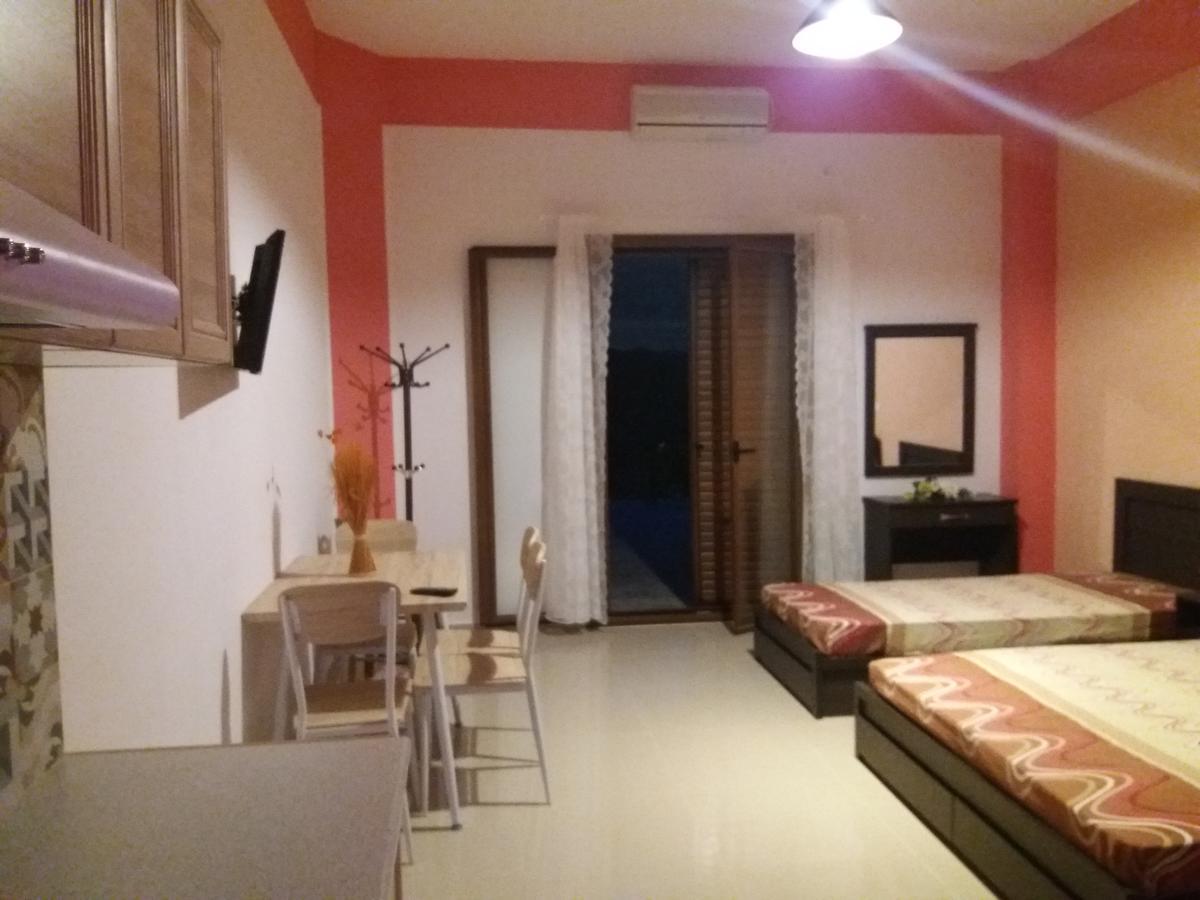 Calypso Apartments Ваті Екстер'єр фото