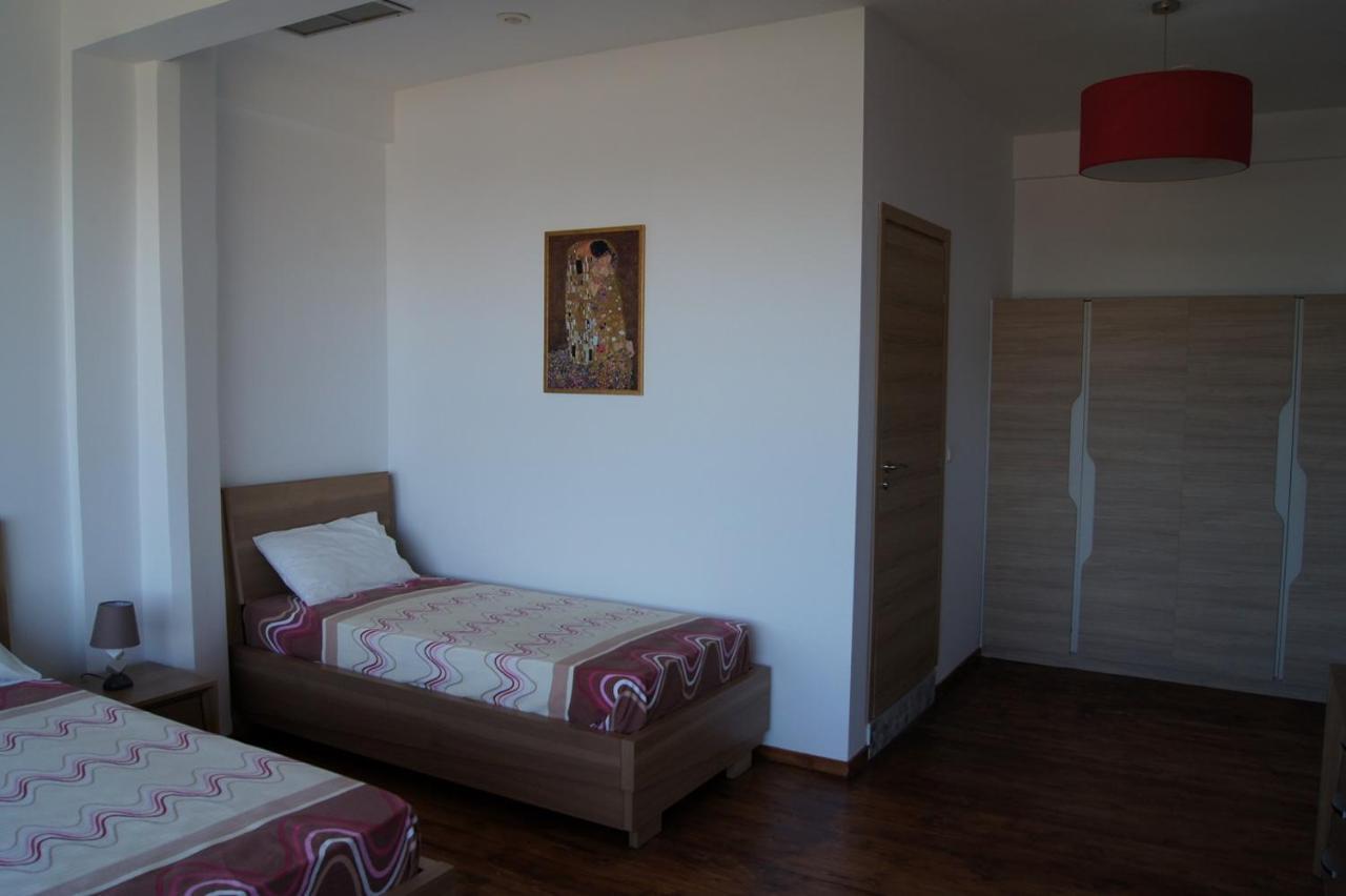 Calypso Apartments Ваті Екстер'єр фото